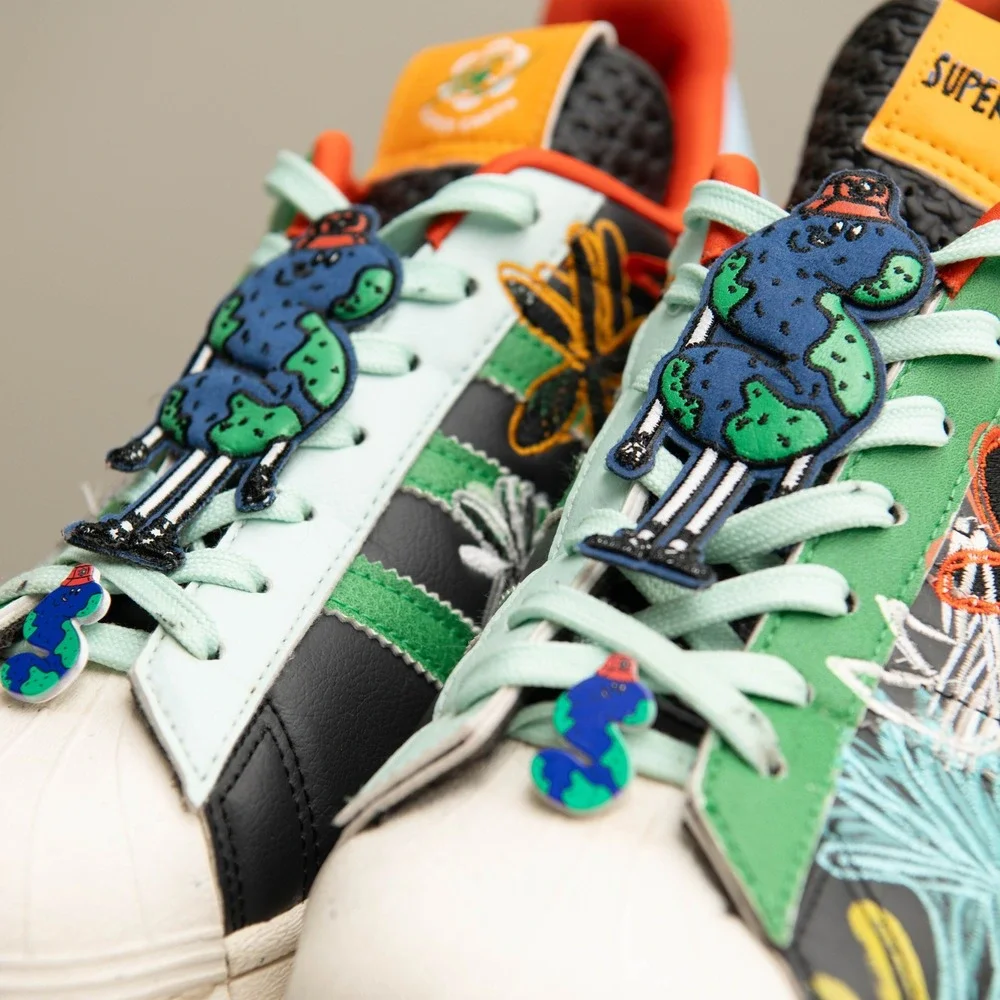 Adidas Super Earth M8.5 Superstar Artistic Streetware Pop Art Colorful Limited‎